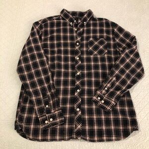 Plaid button down flannel shirt. Mens XL.